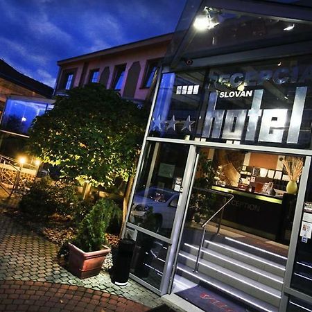 Hotel Slovan Losonc Kültér fotó