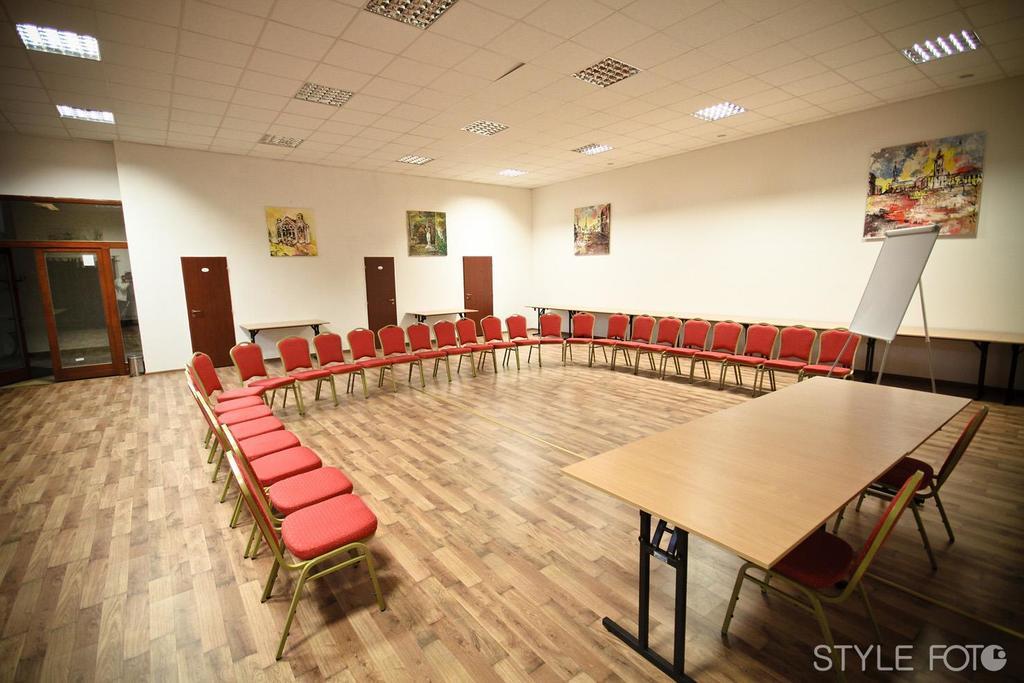 Hotel Slovan Losonc Kültér fotó
