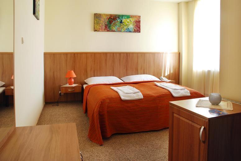 Hotel Slovan Losonc Szoba fotó
