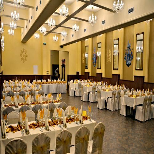 Hotel Slovan Losonc Kültér fotó