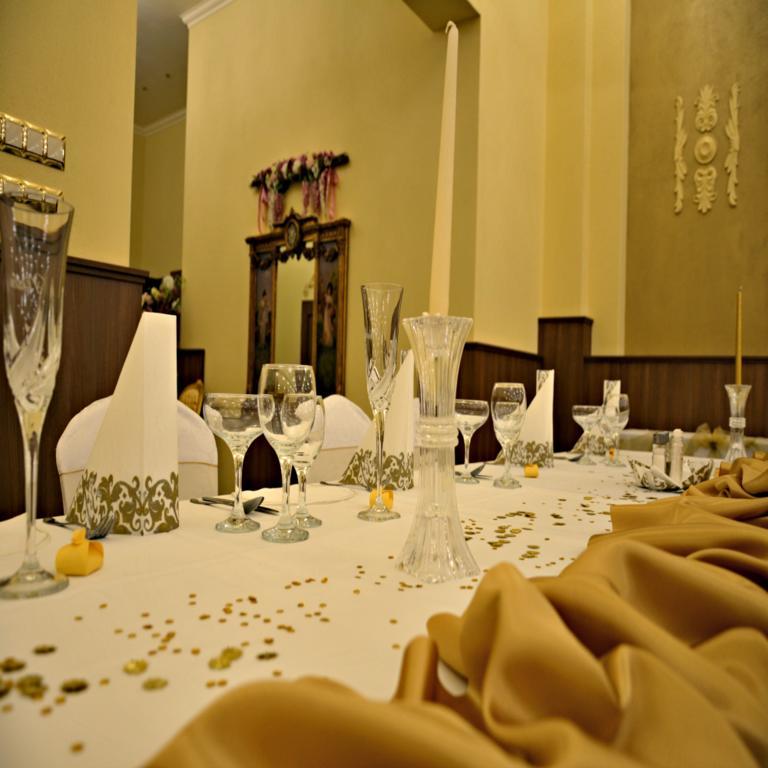 Hotel Slovan Losonc Kültér fotó