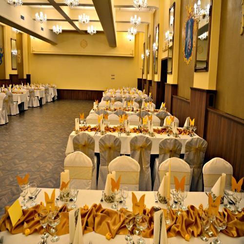 Hotel Slovan Losonc Kültér fotó
