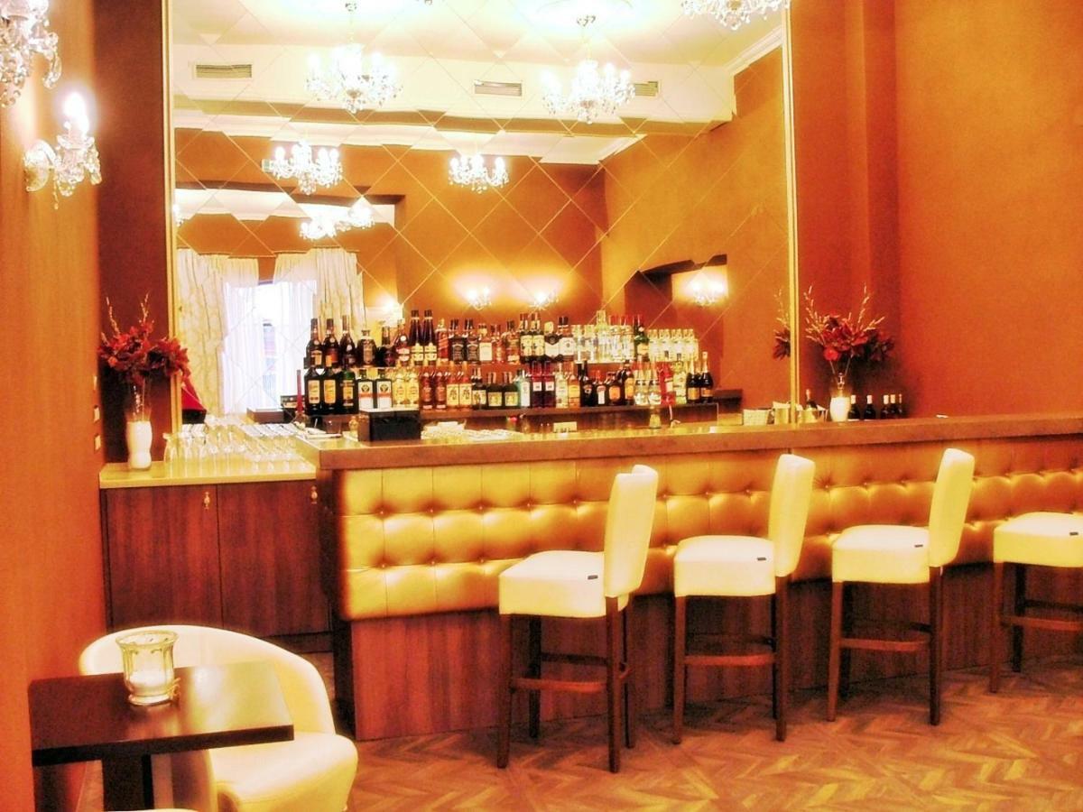 Hotel Slovan Losonc Kültér fotó
