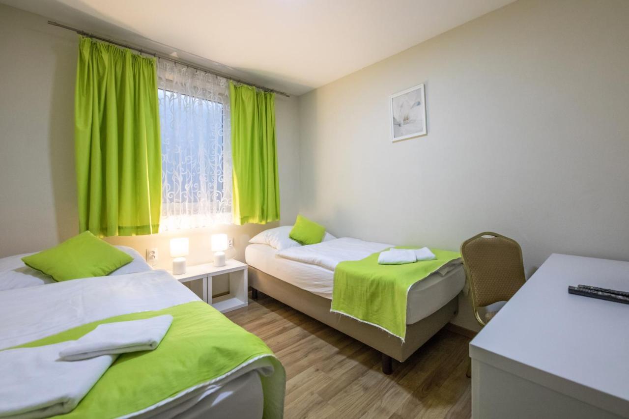 Hotel Slovan Losonc Kültér fotó